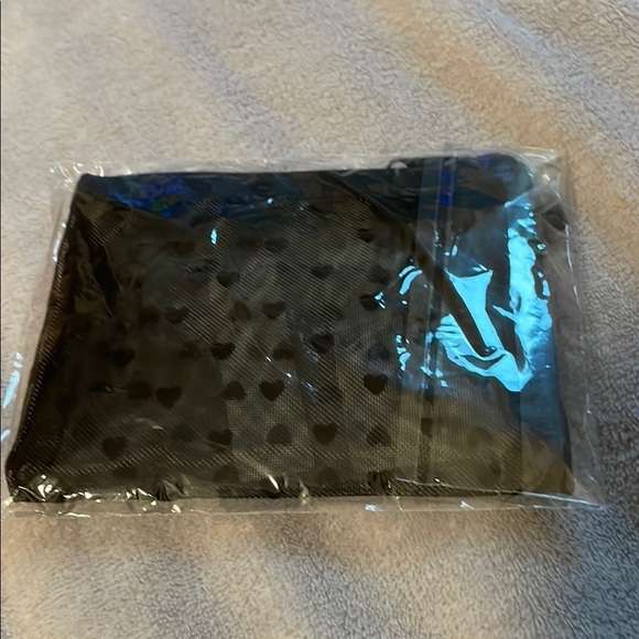 NEW Black Mesh Pouch with Heart Pattern - Picture 2 of 2